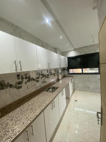 Appartement à 22 millions plus feuille de soutien dans le quartier de Wisslane Meknès