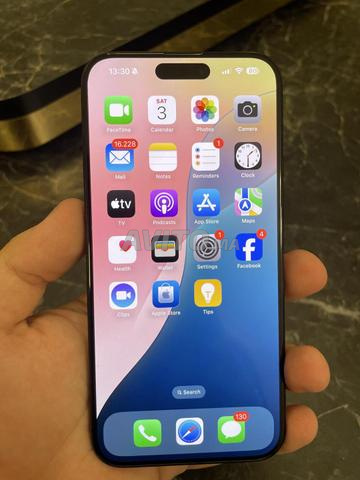 iPhone 15 Pro Max — 256Go — Titane Noir - 2
