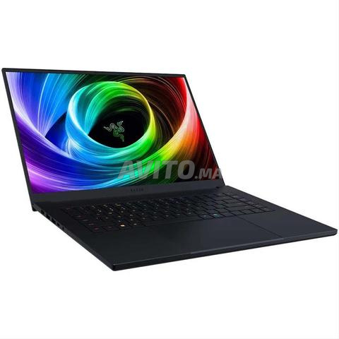 Razer Blade 16 2025 Ryzen AI 9 365 - 2