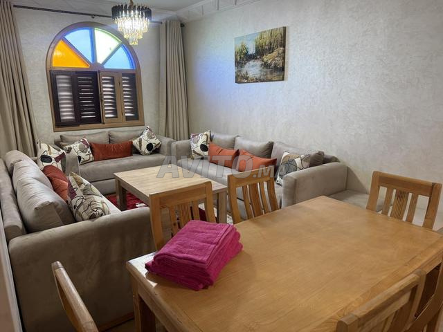 شقة 3 غرف وصالون مجهزة جيداً - 2