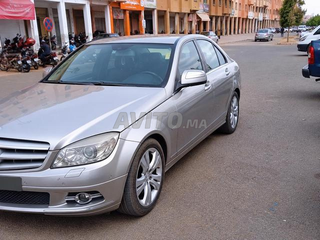 Mercedes-Benz 220 Diesel Manuelle 2007 à Kelaat Sraghna