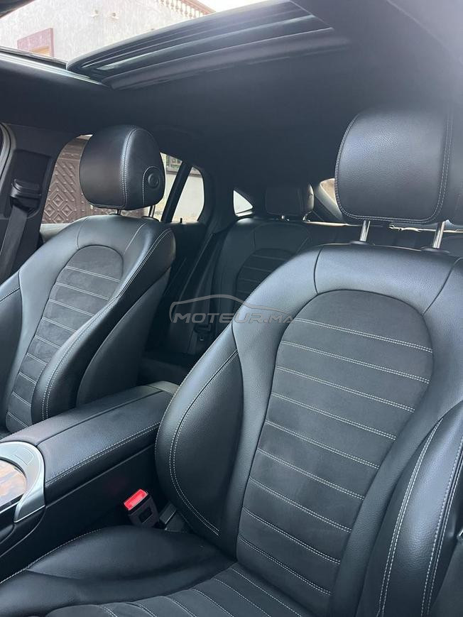 je met voiture Mercides GLC très bon état 
