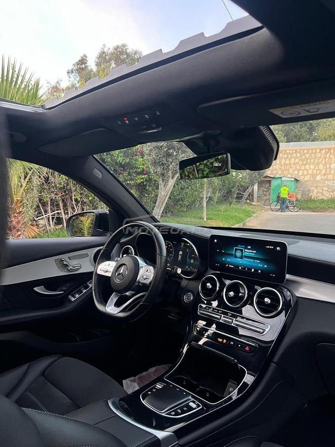 je met voiture Mercides GLC très bon état 