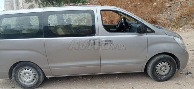 HYUNDAI H1 À VENDRE BON ÉTAT KILOMÉTRAGE 33.000 - 2