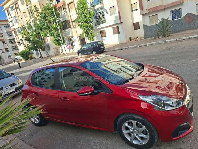 Peugeot 208. diesel.1er main.2018