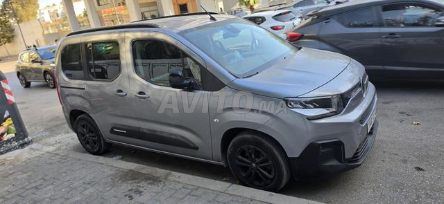 Citroën Berlingo Diesel Manuelle 2024 à Tanger - 2