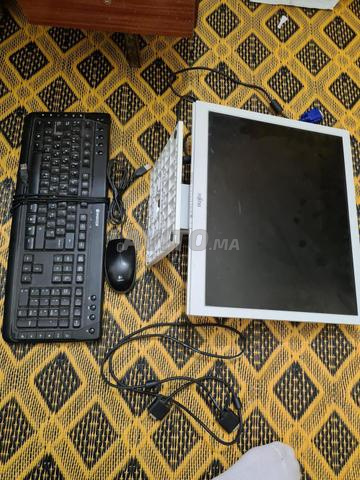 Pack 4×1 : Moniteur, Clavier, Souris, 2 câbles VGA