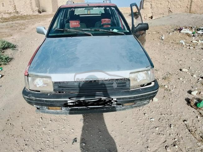 سيارة من نوع رنو 21 طويلة 