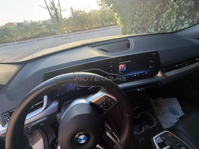 voiture état neuve très bien entretenu 