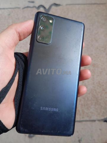 Samsung Galaxy S20 FE - 2