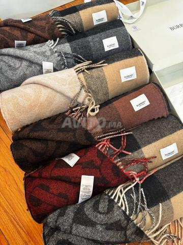 Châle de luxe Burberry BR8760 - 2