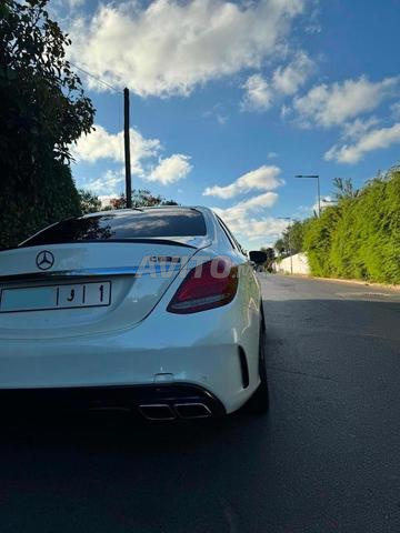 مرسيدس C63 موديل 2018 كاملة بالكاربون