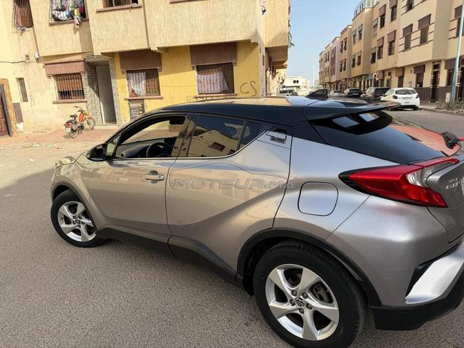 Toyota C-HR essence hybride 