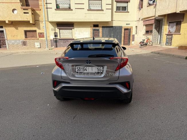 Toyota C-HR essence hybride 