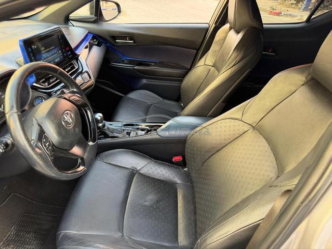 Toyota C-HR essence hybride 