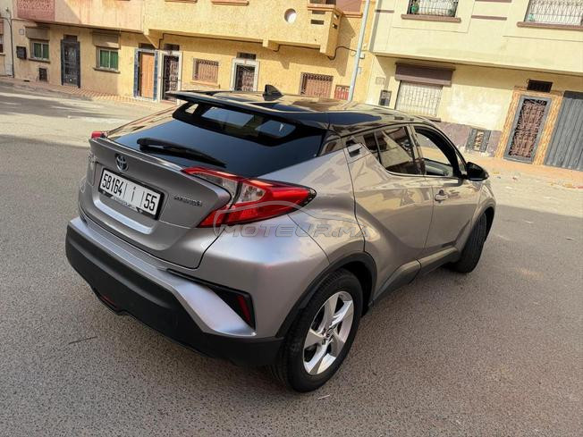 Toyota C-HR essence hybride 