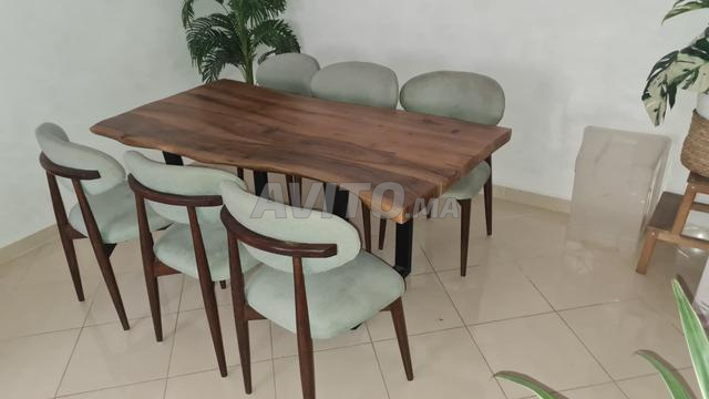 Nouvelle table en noyer et 6 chaises d'occasion - 2