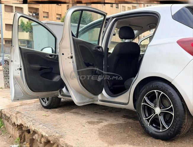 Opel Corsa Essence Manuelle 2016 à Casablanca