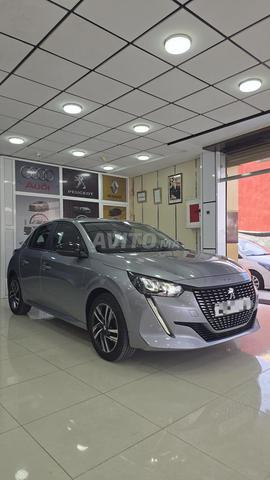 Peugeot 208. 2024 première main🤚 70.000km manuelle - 2