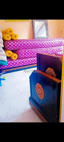 سدادر بنقش مع مضاربهم ومخدات وطبلة ومرايا وصورة - 2