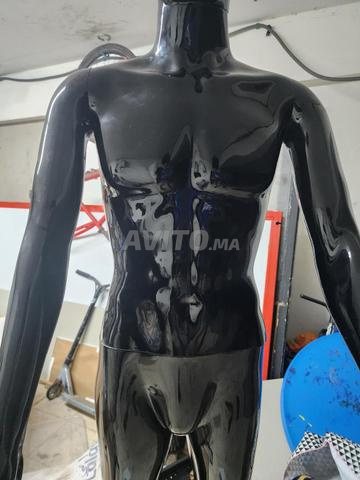 Mannequin homme noir musclé – 1m85 - 2