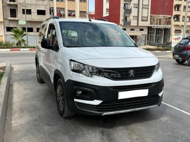 بيجو ريفتر 2022 ديزل — بيضاء، حالة ممتازة، للبيع