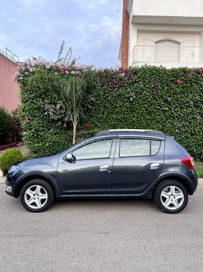 Dacia Sandero Stepway Diesel Manuelle 2016 à Salé