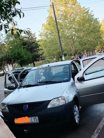 Dacia Logan essence modèle 2005 - 2
