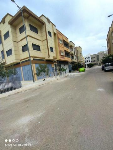 3 محلات تجارية للبيع - 2