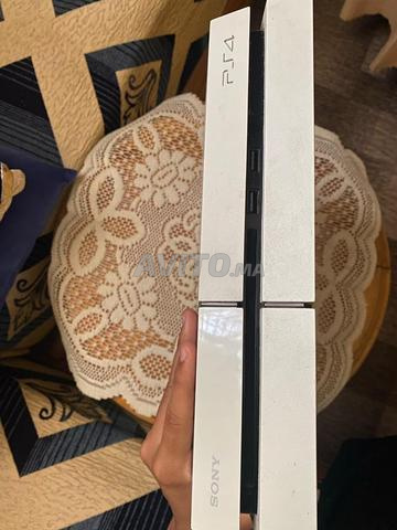 PS4 blanche 500Go avec manette - (négociable) - 2
