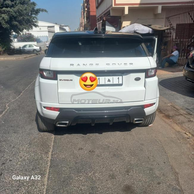 land-Rover évoque