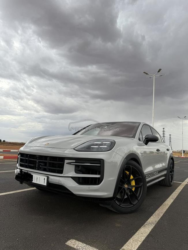 Porsche Cayenne coupe hybride commande speciale 
