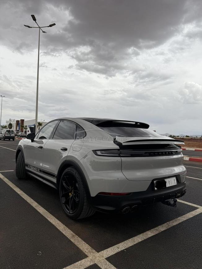 Porsche Cayenne coupe hybride commande speciale 