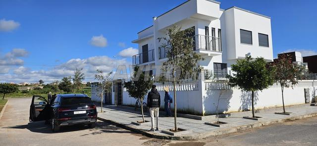Villa neuve de 300m2 en cours de finition