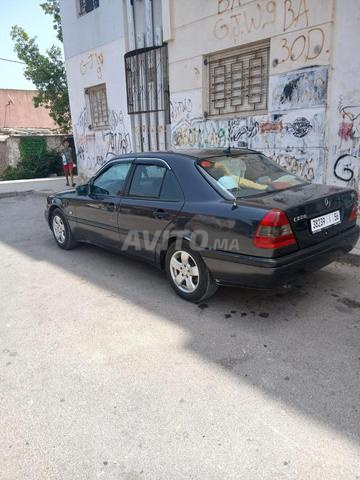 Mercedes-Benz 220 Diesel Manuelle 1997 - 2