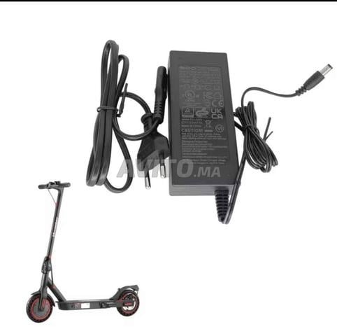 Chargeur trottinette électrique 54.6 V 2A