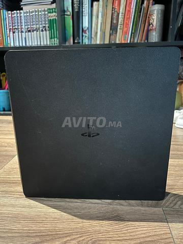 PS4 Slim 1To très bon état avec 3 jeux - 2