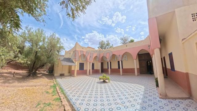 فيلا هادئة ساحرة فارغة مع مسبح - 2