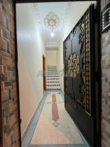 منزل محفظ سفلي ومرآب وطابق أول للبيع - 2