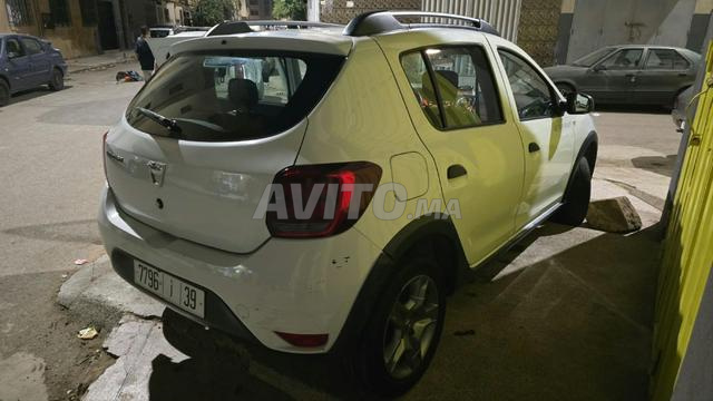 Voiture Dacia Sandero modèle 2021, nouvelle et améliorée. - 2