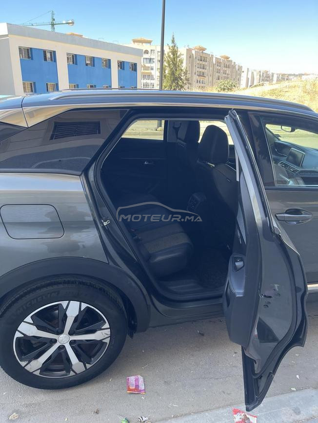 Peugeot 3008 très bien voiture 