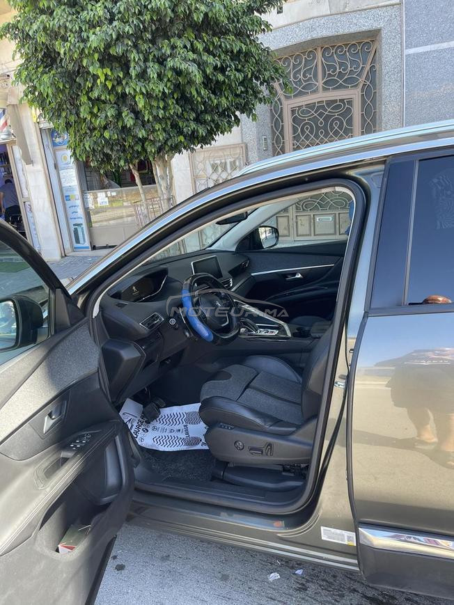 Peugeot 3008 très bien voiture 