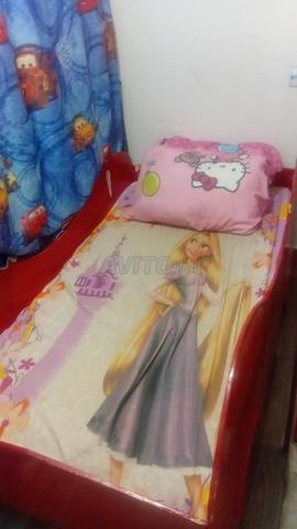Chambre à coucher complète pour enfants avec placard et rideaux. - 2