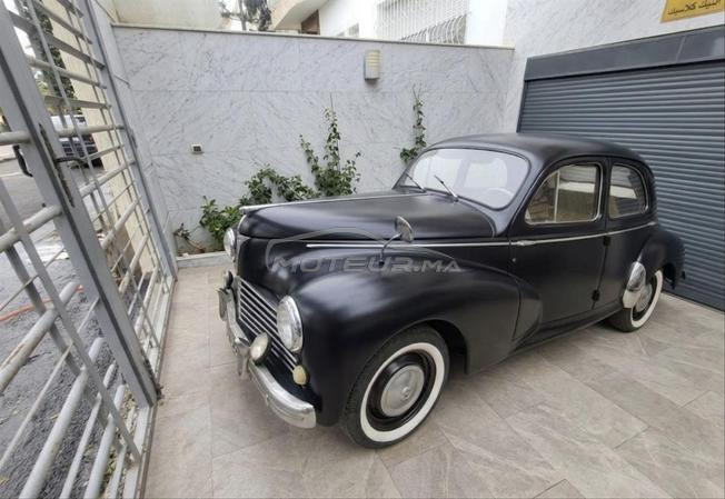 voiture de collection avec beaucoup de charme