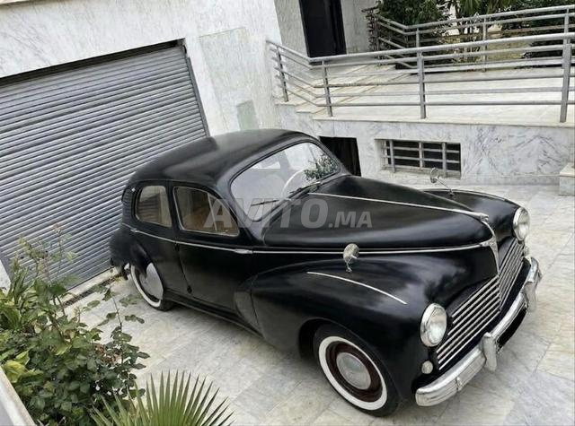 Voiture de collection avec beaucoup de charme - 2