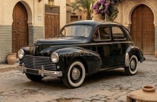 voiture de collection avec beaucoup de charme