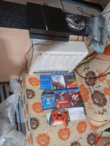 PS4 Fat 500GB, manette, 4 jeux, excellent état