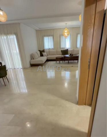 تريبلكس فارغ رائع في سكن مع مسبح - 2
