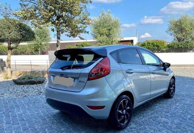 Ford fiesta en bonne état 