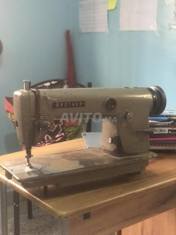 Machine à coudre professionnelle originale marque Brother